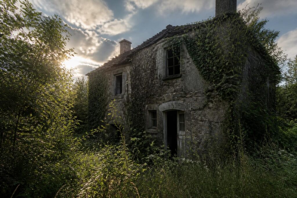 découvrez si les maisons abandonnées à donner sont un mythe ou une réalité, et apprenez comment saisir cette opportunité unique pour acquérir un bien immobilier gratuitement.