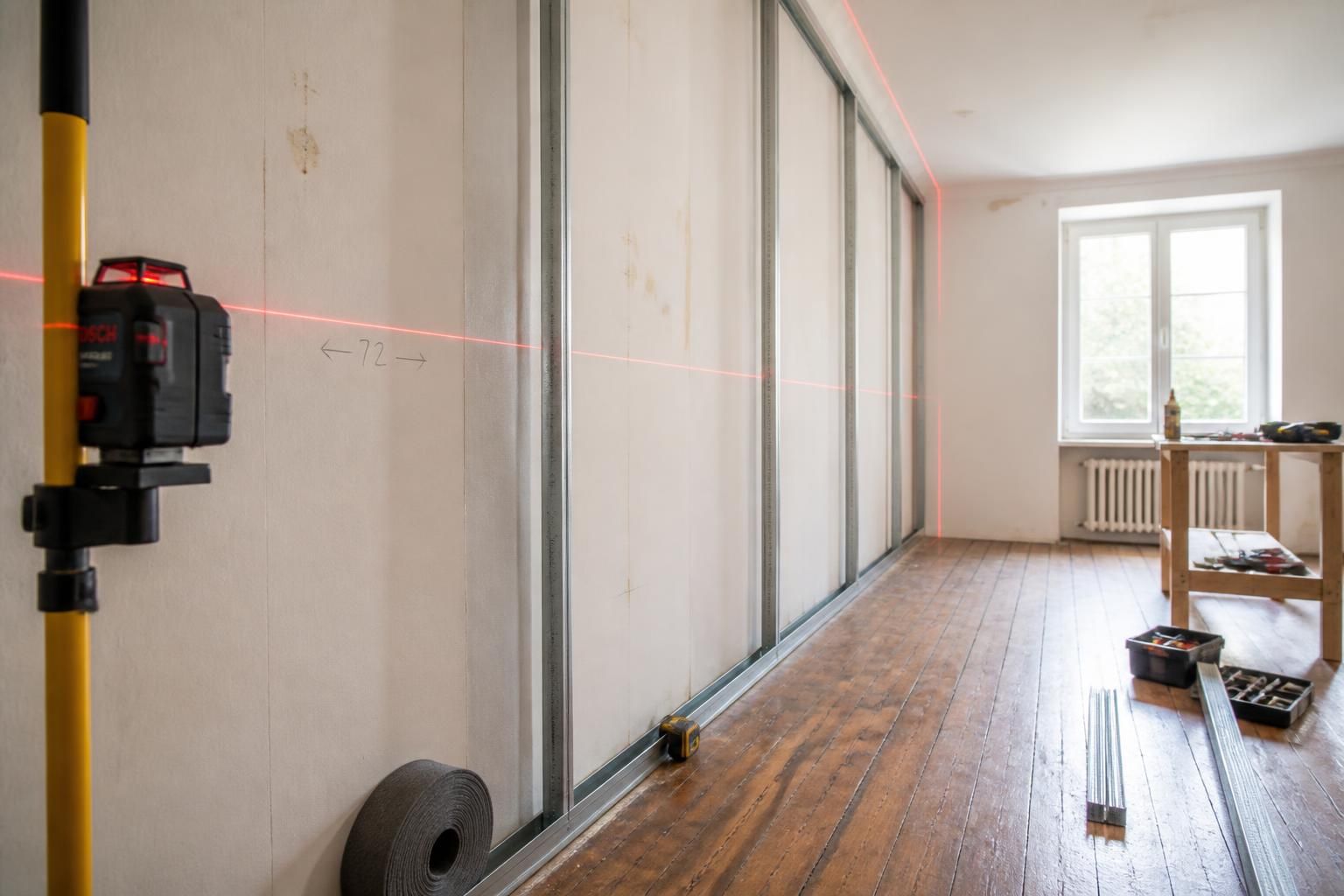 Guide pratique : comment installer un rail placo sur mur et plafond pour un alignement parfait 2 découvrez notre guide pratique pour installer un rail placo sur mur et plafond, et obtenir un alignement parfait facilement grâce à nos conseils étape par étape.